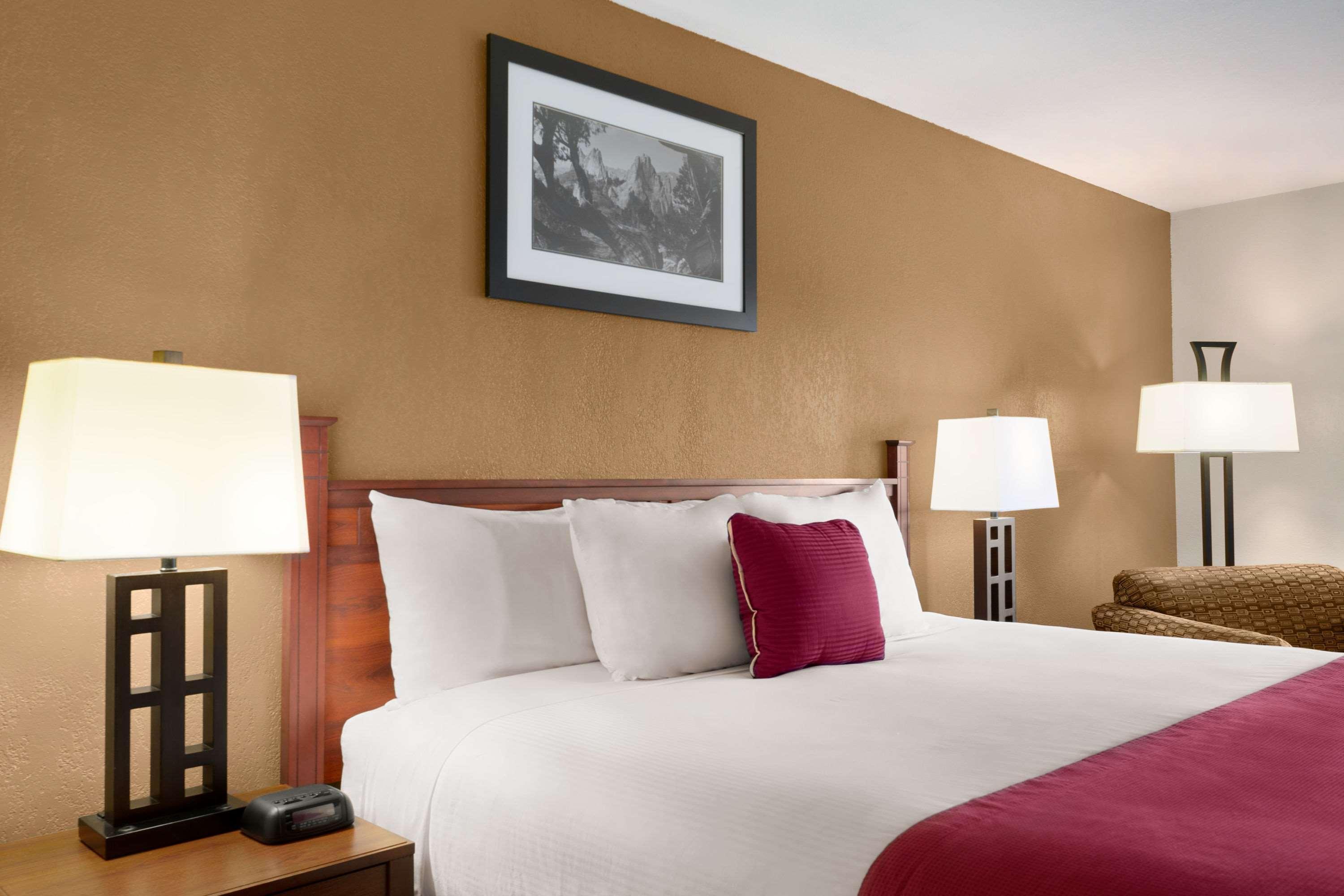 Baymont By Wyndham Hotel