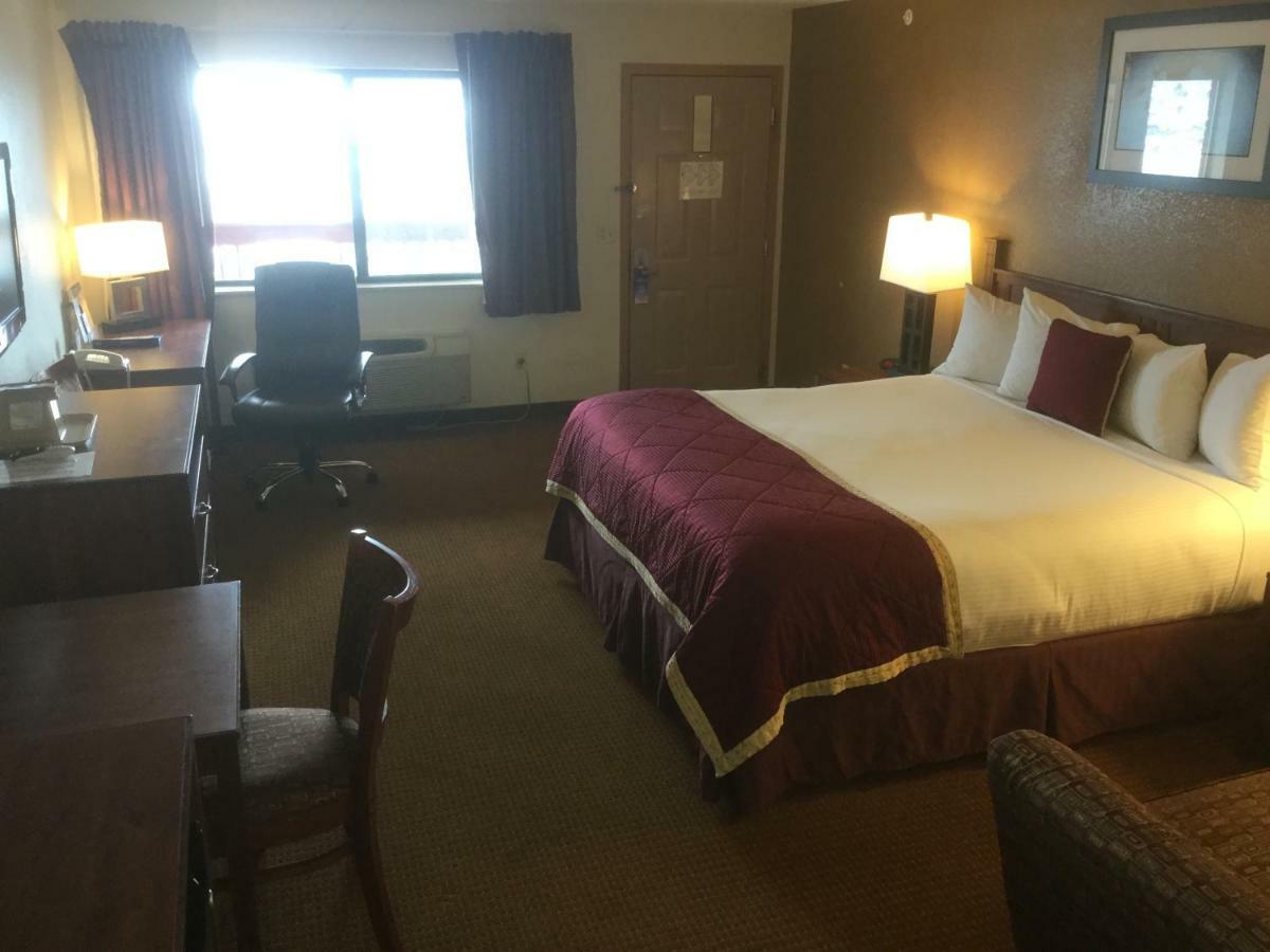 Baymont By Wyndham Hotel Cortez
